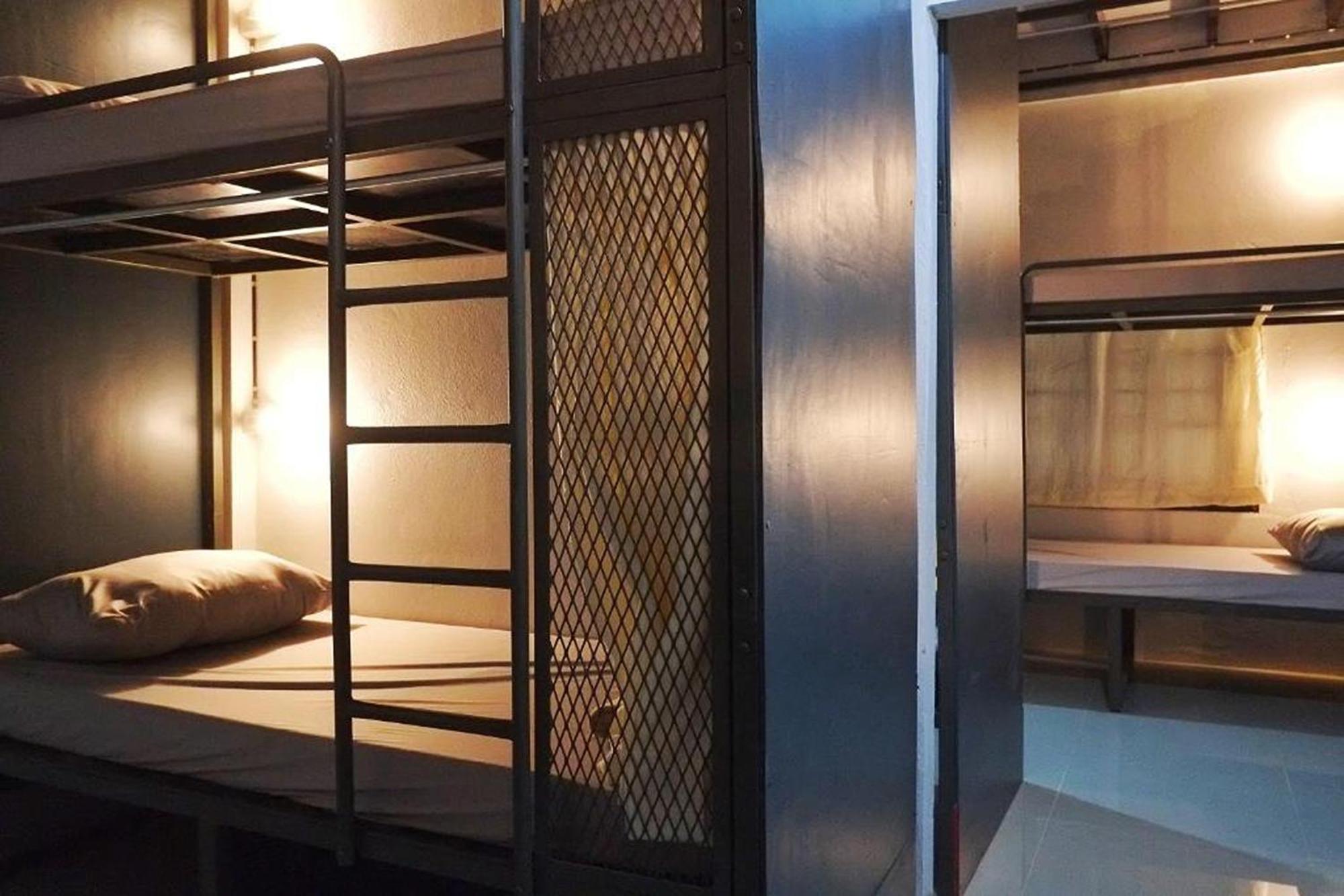 Urban Bed (Adults Only) Hostel Chiang Mai Exterior photo