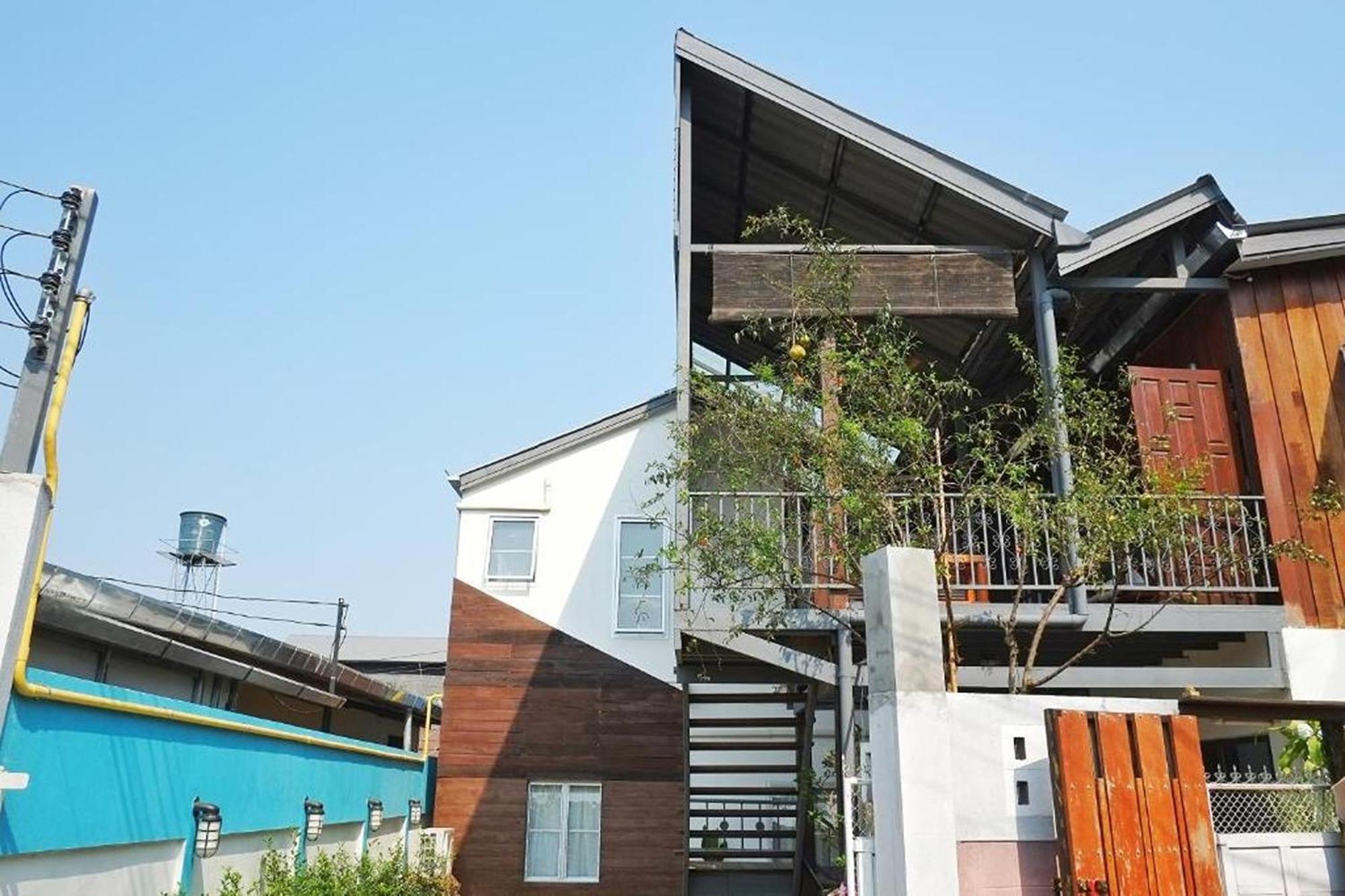 Urban Bed (Adults Only) Hostel Chiang Mai Exterior photo