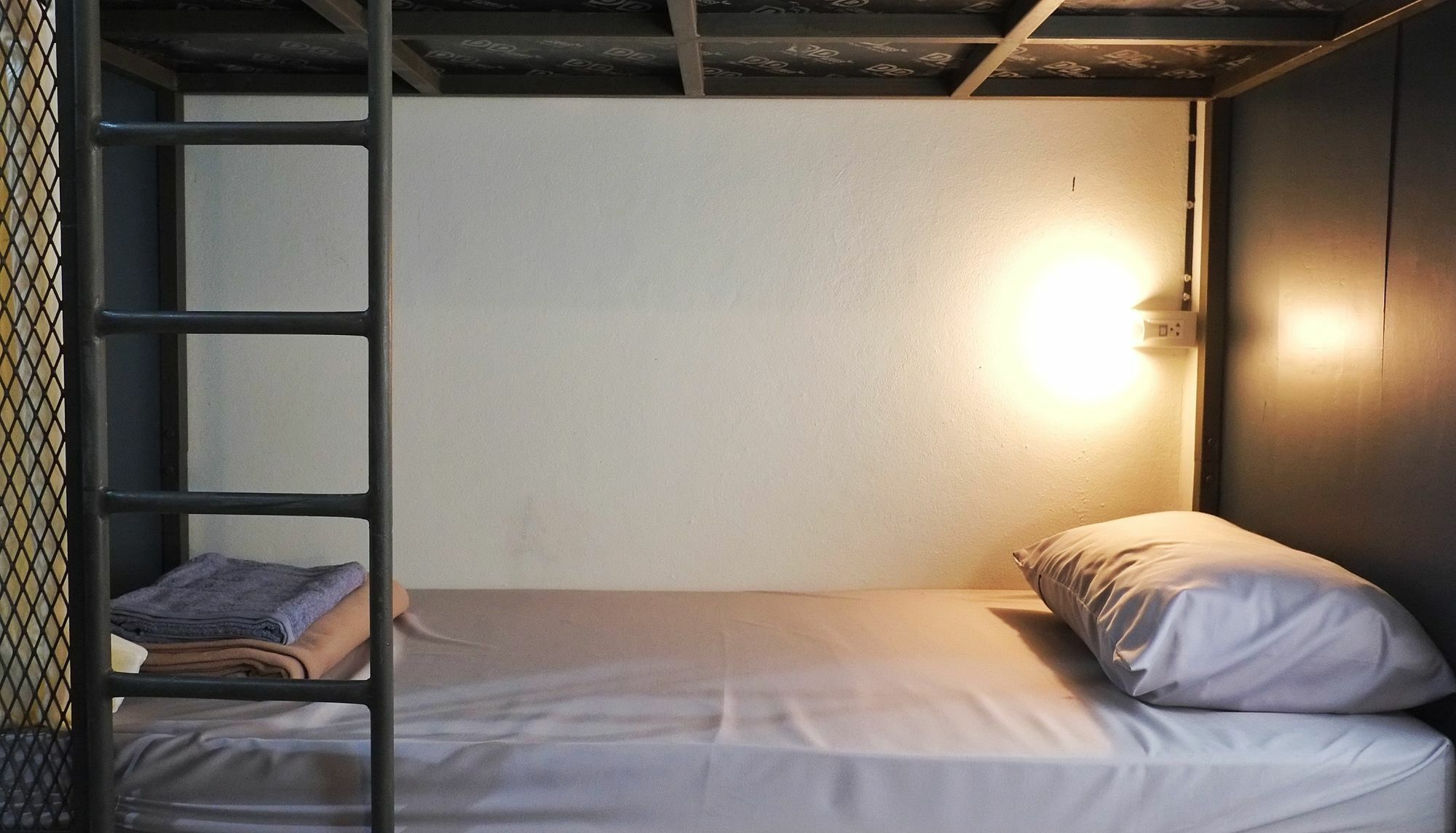 Urban Bed (Adults Only) Hostel Chiang Mai Exterior photo